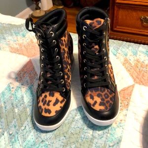 Just Fab Sz 9 Leopard boots